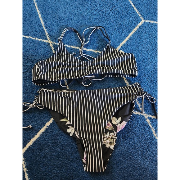 Nwt Cupshe Womens 2 Piece Reversible bottoms Bikini Xxl - Picture 1 of 11